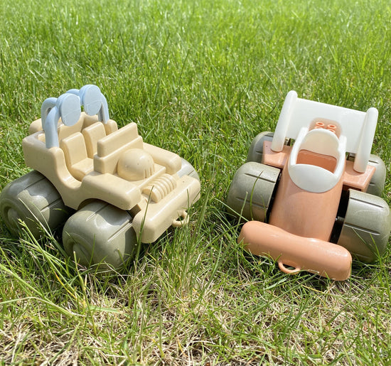 [While supplies last] Dantoy I'm green [Sports car &amp; Jeep]
